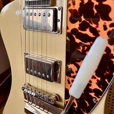 Firebird Replica // aged Vintage White // Vibrola image 4