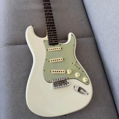 Fender Custom Shop 1964 Stratocaster, Journeyman Relic 2026 Aged Olympic White image 2