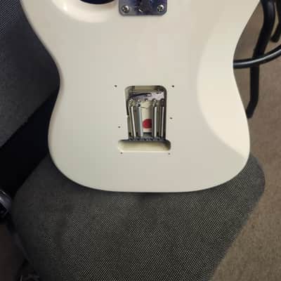 Fender Standard HSS Stratocaster with Rosewood Fretboard 1999 - 2005 - Arctic White image 3