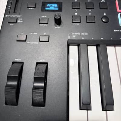 M-Audio Oxygen Pro 25 MIDI Keyboard Controller 2020 - Present - Black image 3