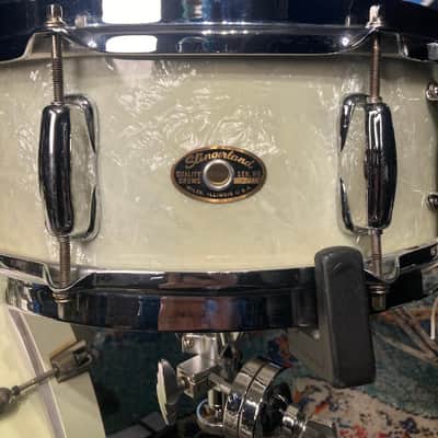 Slingerland - 1960s 5x14" White Marine Snare Drum. #140 , 8-Lug 3-Ply image 3