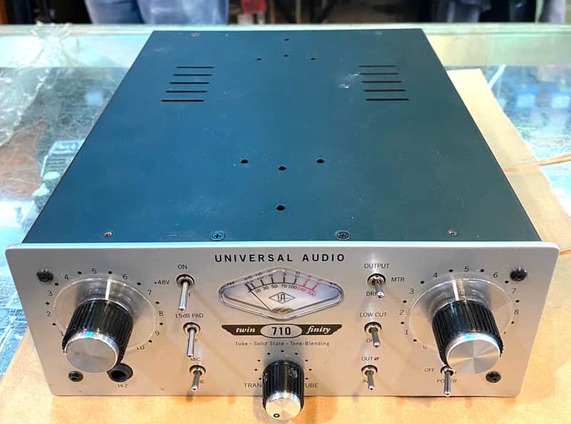 Universal Audio 710 Twin-Finity Microphone Preamp 2009 - Present - Silver image 1