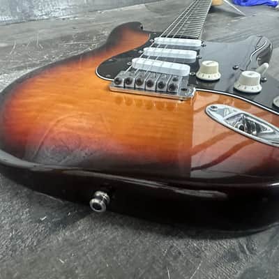 Fender Ultra Stratocaster 1997  Tobacco Burst image 8
