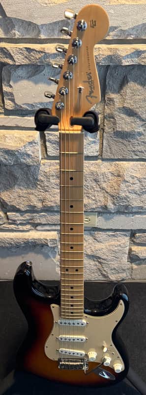 Fender 60th Anniversary Standard Stratocaster 2006 - Sunburst image 1