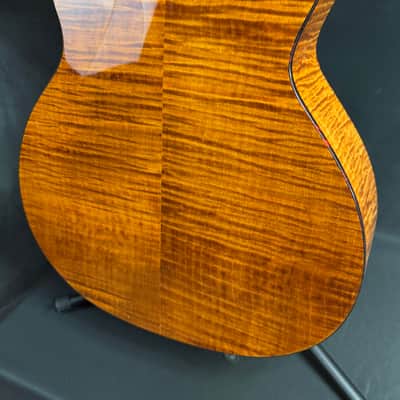 Eastman PCH3-GACE-AB Auditorium Cutaway Acoustic-Electric Guitar Amberburst w/ Gig Bag image 12
