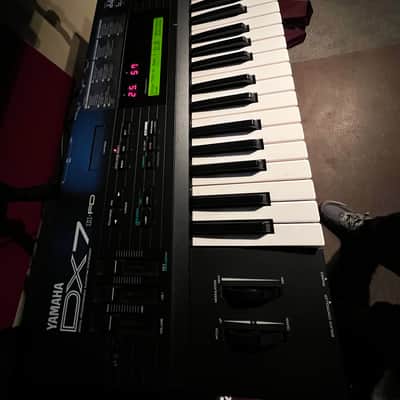 Yamaha DX7IIFD 1987 - black image 2