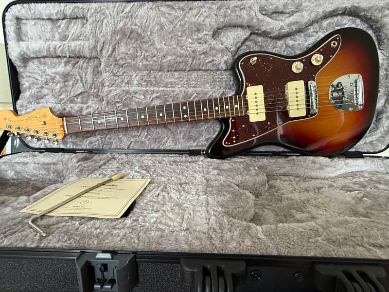 Fender American Professional II Jazzmaster w Vintage-Style Tuners