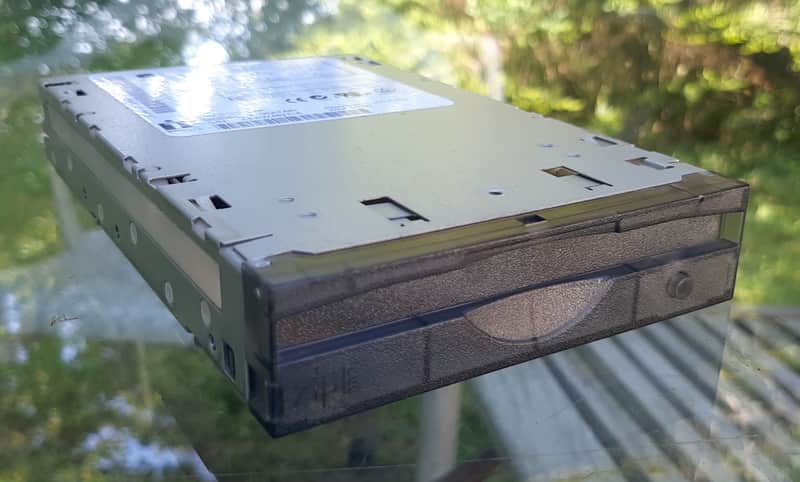 Iomega internal Zip 100  Drive - IDE image 1