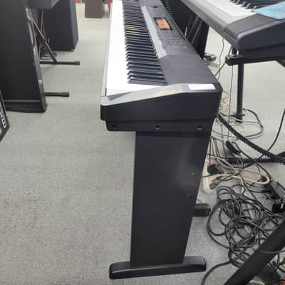 Casio CDP-22R 88-Key Digital Piano with Stand - Black image 7