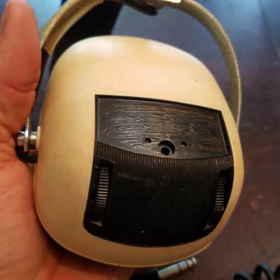 Sansui SS20 Heaphones Egg Over Ear Two-Way 1970s - Cream and black image 9