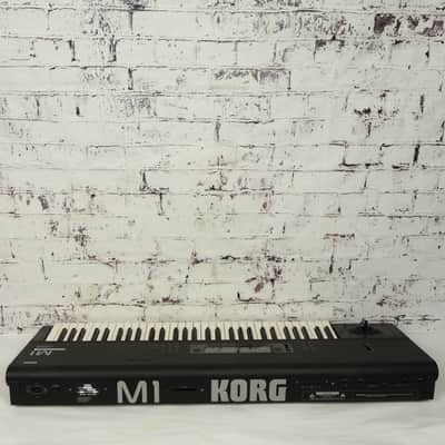 Korg M1 61-Key Music Workstation Synthesizer image 2