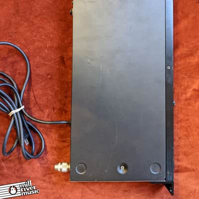 Samson CR-2 Concert TD Series DHF-FM Wireless Receiver Rackmount Used image 8