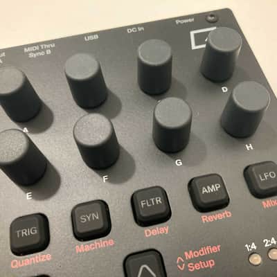Elektron Syntakt 12 Track Drum Computer & Synthesizer 2022- Present - Black image 3