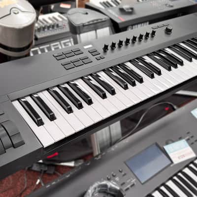 Native Instruments A61 Komplete Kontrol Controller Keyboard image 2