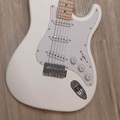 2025 Elite® Stratocaster Gilmour Mod'd Style Guitar White Classic Strat SSS image 2