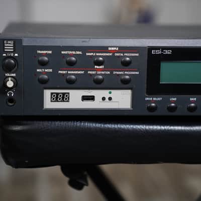 E-MU Systems ESI-32 Rackmount 32-Voice Sampler Workstation 1994 - Black image 2