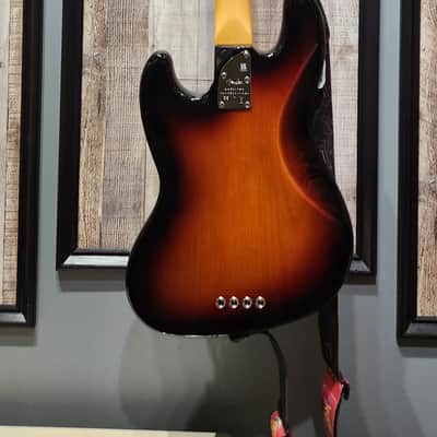 Fender American Professional II Jazz Bass with Maple Fretboard 2020 - Present - 3-Color Sunburst image 6