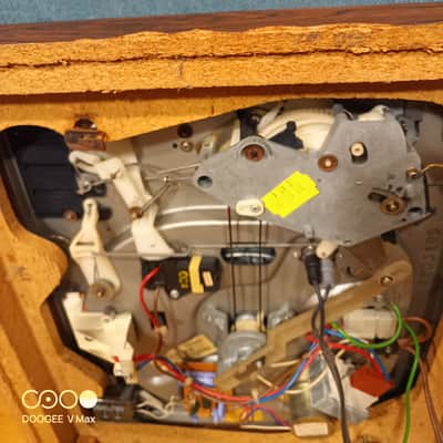 Garrard GT55 1977 - Simulated wood grain image 6