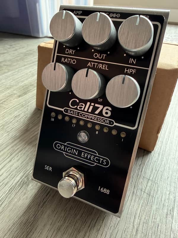Origin Effects Cali76 Bass Compressor