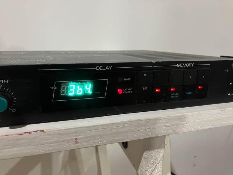 Roland SDE-1000 Digital Delay | Reverb UK