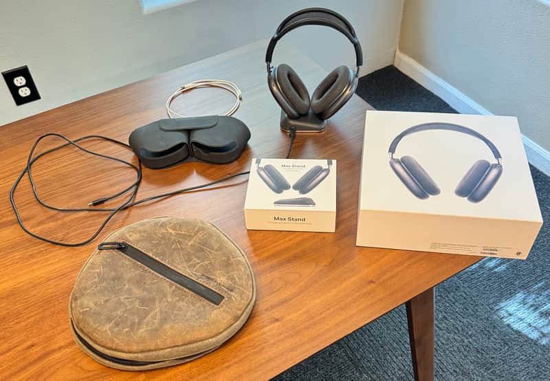 Apple AirPods Max Space Gray Lightning w/ WaterField Case + Max Stand image 1