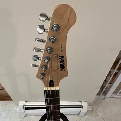 Yamaha EG303 image 3