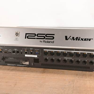 Roland M-400 48-Channel Live Digital Mixing Console CG01XHL image 13