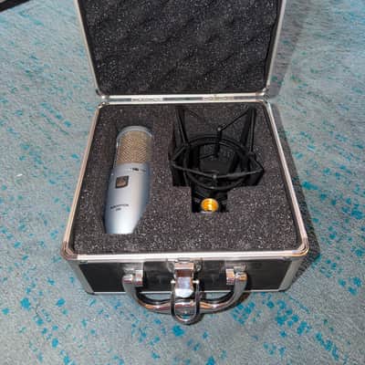 AKG Perception 200 2010s - Gray image 1