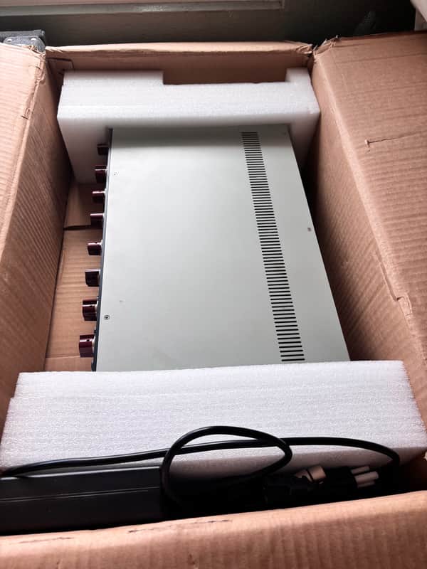 Heritage Audio Súper 8 8-Channel Rackmount Microphone Preamp 2022 - Present - Green image 1