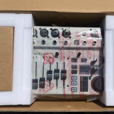 Behringer FLOW 8 Bluetooth Controlled 8-Input Digital Mixer 2020 - Present - Grey image 2