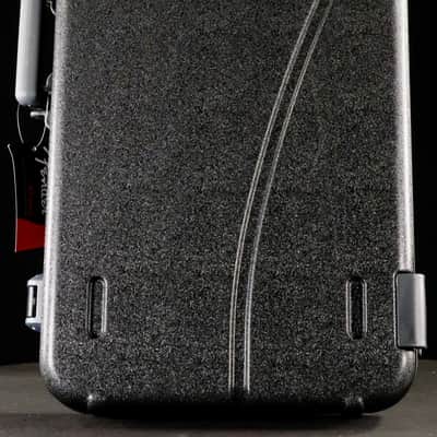 Fender American Ultra Stratocaster HSS - Ultraburst with Rosewood Fingerboard image 8