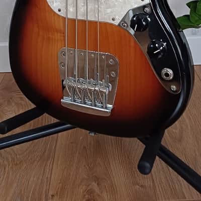 Fender Vintera '60s Mustang Bass 2021 75th anniversary 3-Color Sunburst image 2