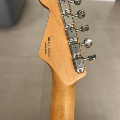 Fender Vintera '60s Stratocaster Modified with Pau Ferro Fretboard 2019 - 2023 - Burgundy Mist Metallic image 9