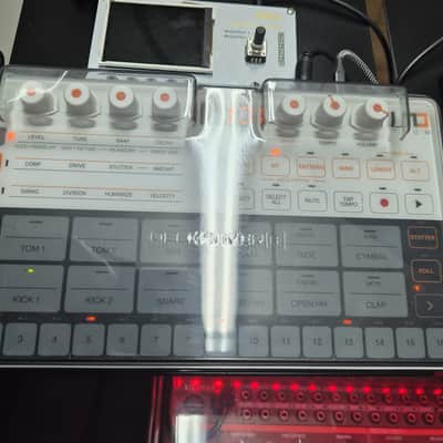 IK Multimedia UNO Drum Analog/PCM Drum Machine 2019 - Present - White / Black image 2