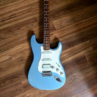 Fender Stratocaster MIM circa 2000 - Lake Placid Blue image 2