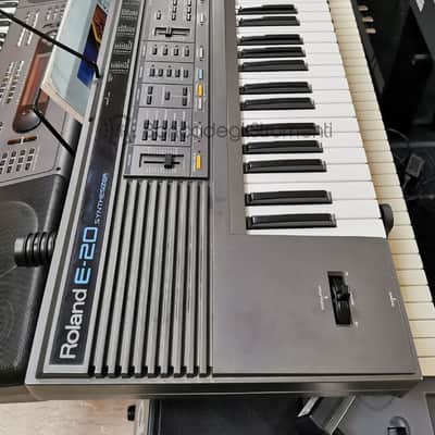 Roland E-20 Synthesizer 61-key synthesizer keyboard image 4