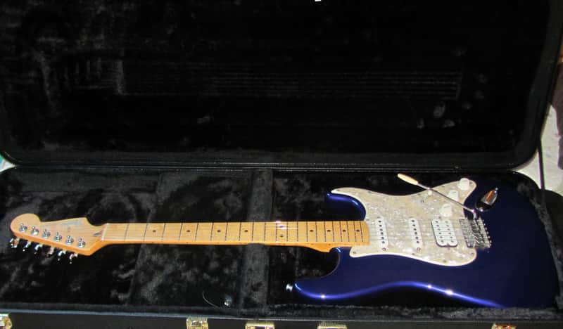 Fender Standard Stratocaster HSS 2000 - Midnight Blue image 1