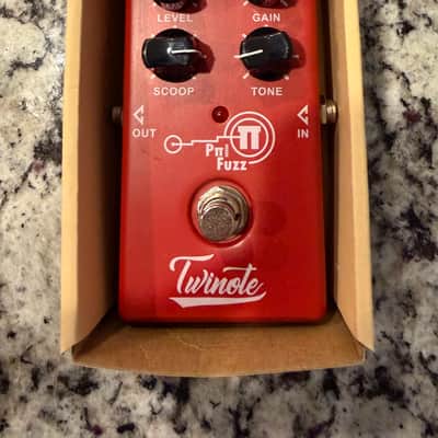 Twinote Pi Fuzz Guitar Effects Pedal – Red Finish w/ Original Box image 3