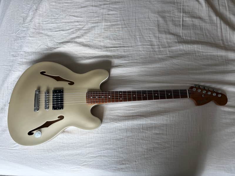 Fender Tom DeLonge Starcaster 2024 - Shoreline Gold