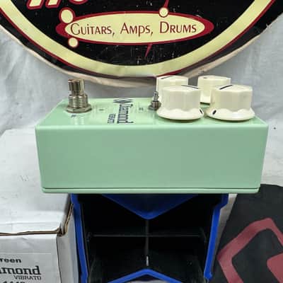 Diamond Pedals Vibrato Pedal with Box - Surf Green - Limited Edition image 4