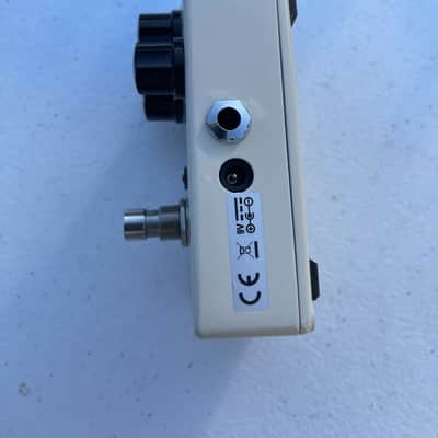 MXR Dunlop M-66 Classic Overdrive White Guitar Effect Pedal image 3