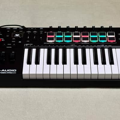 M-Audio Oxygen Pro 25 - Excellent Condition - Boxed