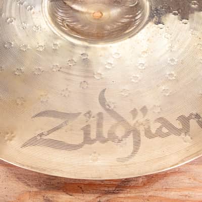 Zildjian 18" Medium Crash image 8