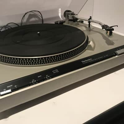 Technics SL-220 Silver vintage belt drive auto return turntable with Audio Technica AT-247E stylus image 4