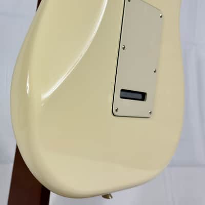 Fender Stratocaster Left Handed MIM Mexico 2011 - Cream image 15