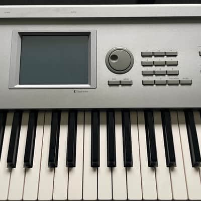 Korg Triton 61-Key 62-Voice Polyphonic Workstation 1999 - 2000 - Silver image 4