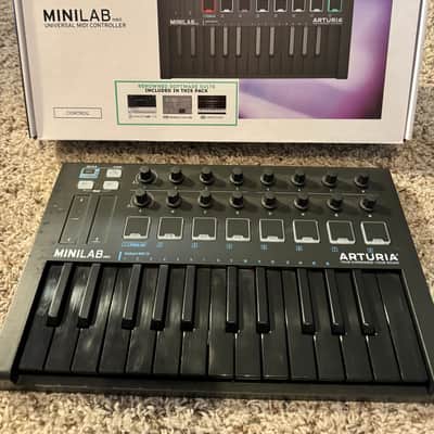 Arturia MiniLab MkII Deep Black Edition 25-Key MIDI Controller 2020 - Deep Black Edition image 2
