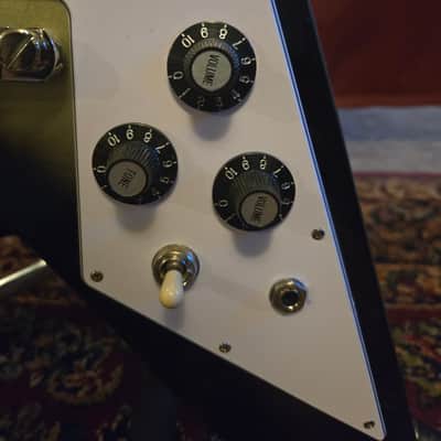 Epiphone 70s Flying V 2025 - Silverburst image 5