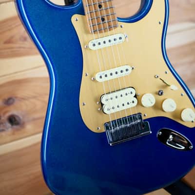 Fender American Ultra II Stratocaster HSS with Roasted Maple Fretboard 2026 - Aurora - LIMITIED RUN image 3