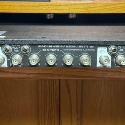 Shure UA845-US 5-Way Wideband UHF Antenna Splitter/Power Distribution System (500 - 900 MHz) image 2